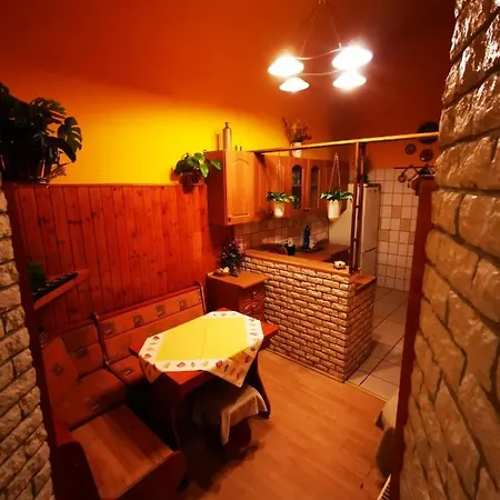 Apartment Dob In The Party District *